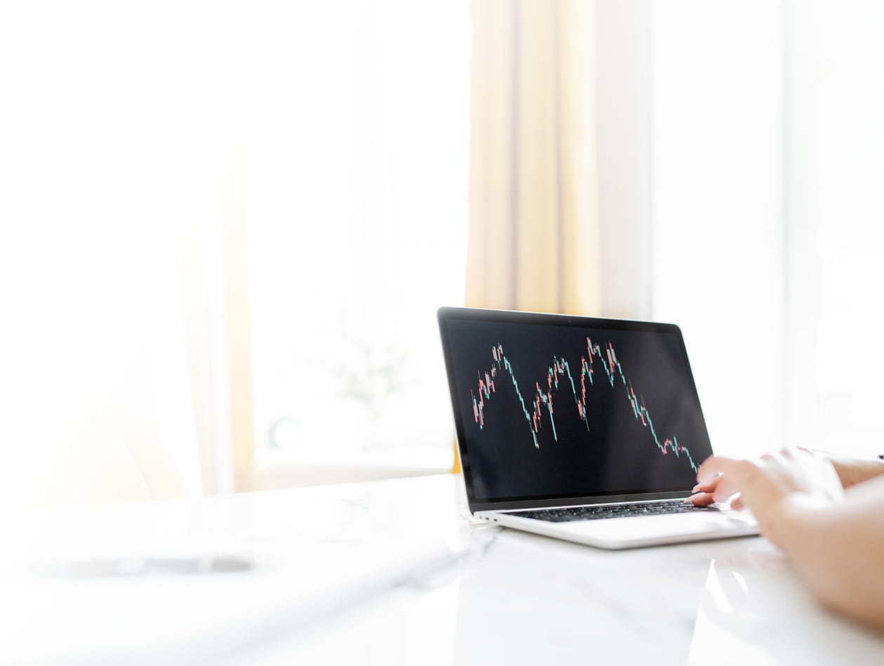 Automated Trading vs. Manual Trading: Pros and Cons Automated Trading vs. Manual Trading: Pros and Cons