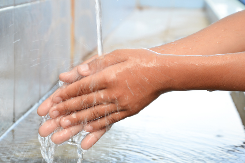 stromng-immune-system-in-winter-washing-hands