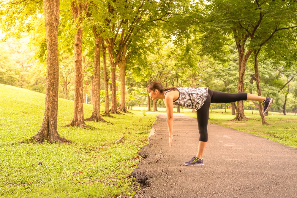 Single Leg Dead Lift to Prepare for Marathon - Aditya Birla Health Insurance - Activ Together