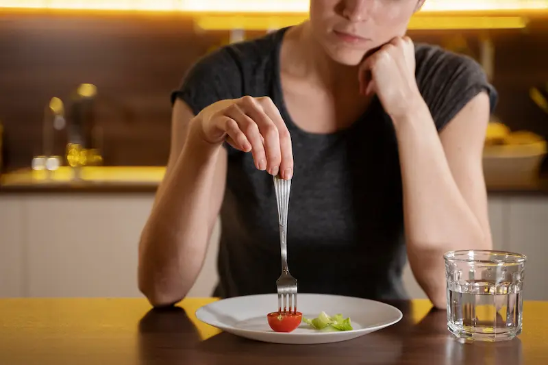 woman-trying-eat-healthy-home_Activ Living Community
