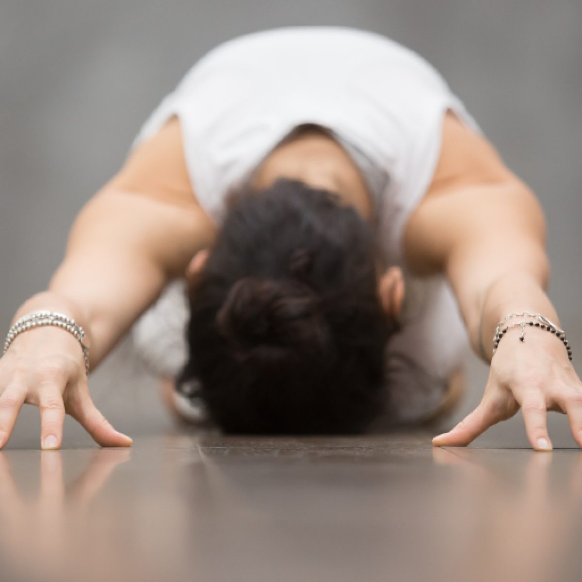 Benefits of Parvatasana (Mountain Pose) and How to Do it By Dr. Himani  Bisht - PharmEasy Blog