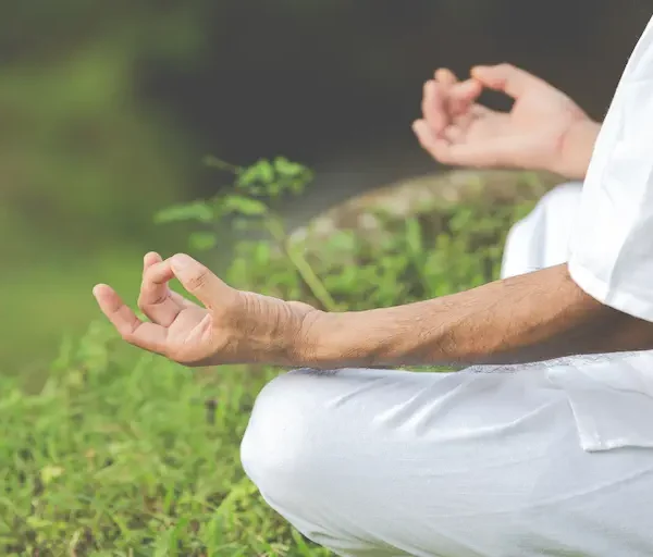 close-up-picture-hands-doing-meditation (1)_Activ Living Community