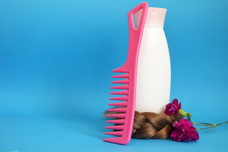 Bottle shampoo and comb braid