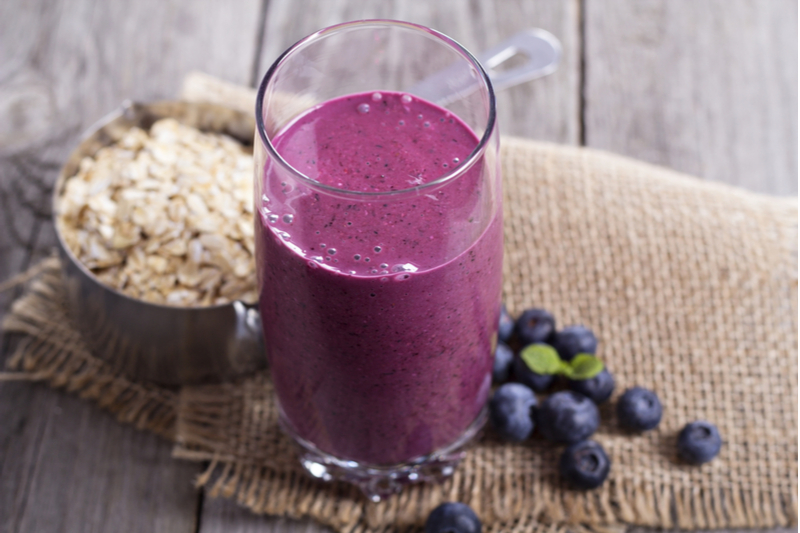 Oat and berry smoothie snack_activ living