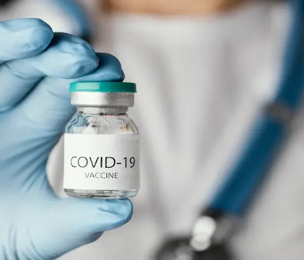 doctor-preparing-covid-19-vaccine_Activ Living Community